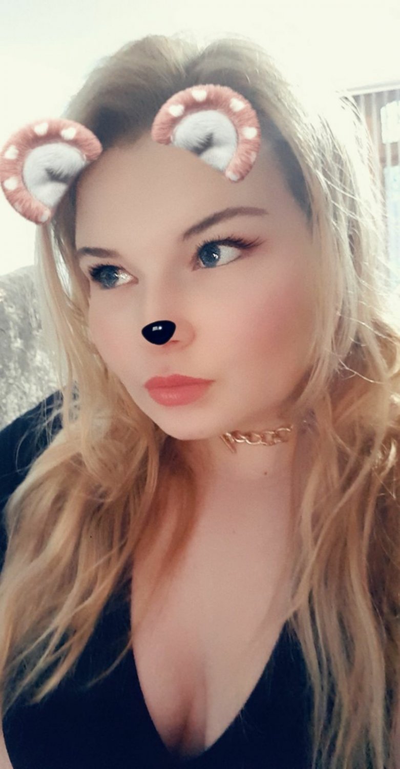 アドラブル・BBWスラット・レディー・フォア・エニシング 6