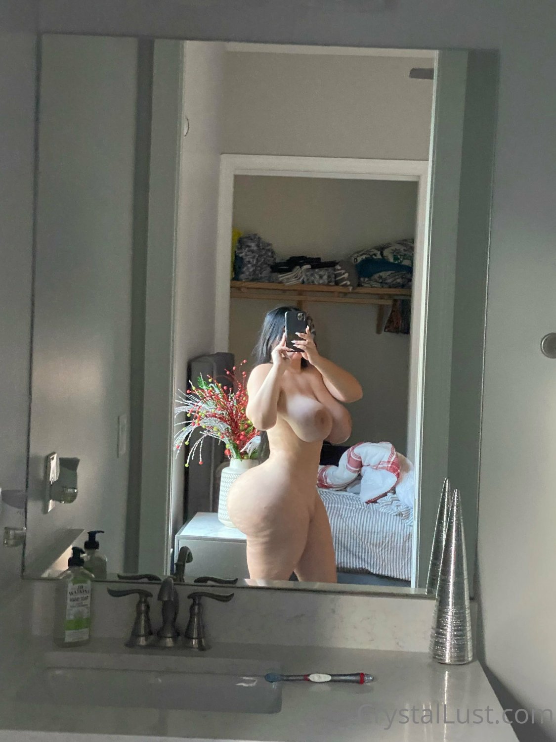 フェイク・ベイブ・スティル・クレイビング・リアル・ディック 3