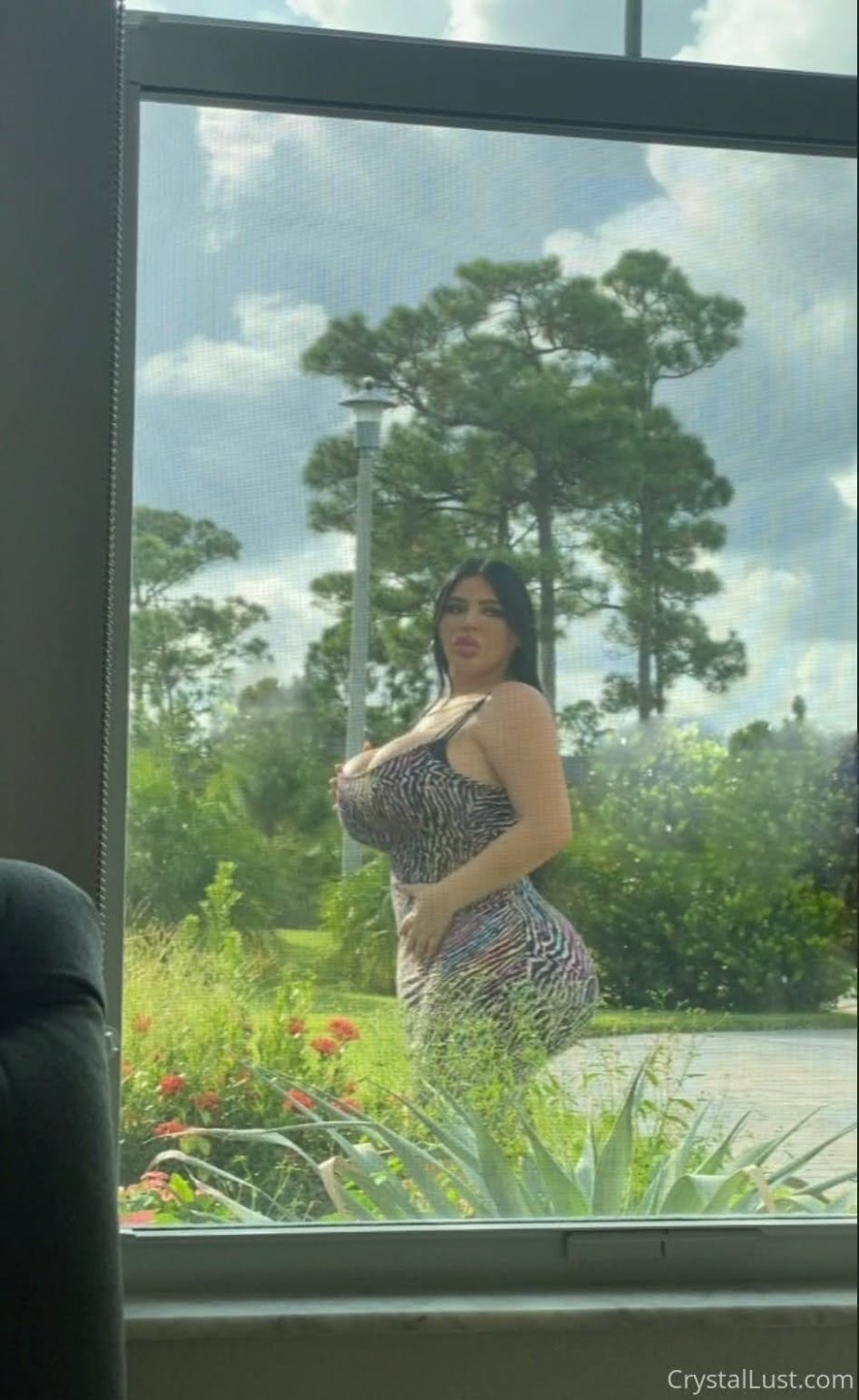 フェイク・ベイブ・スティル・クレイビング・リアル・ディック 48