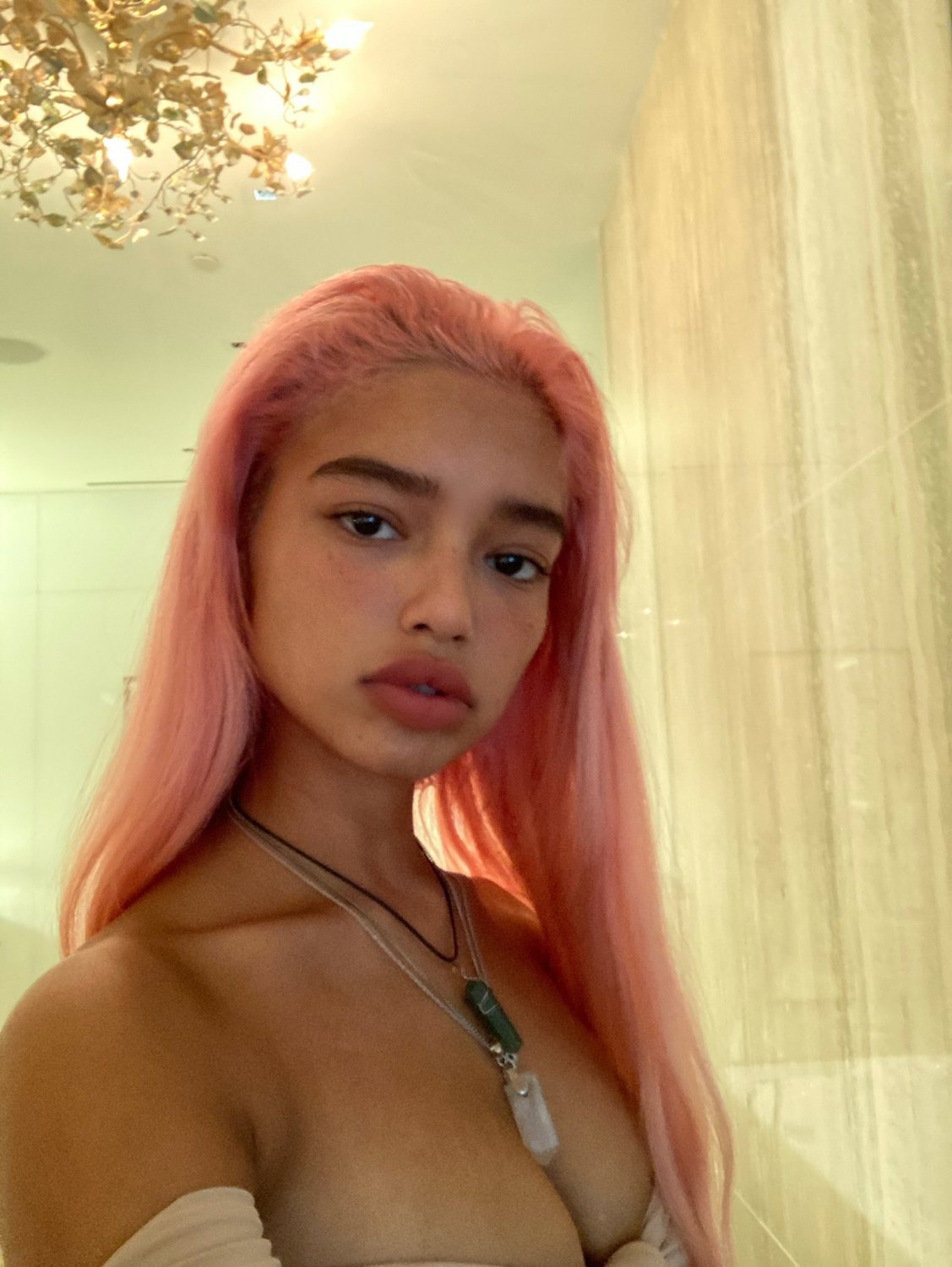 Seductive Babe Ready to Please Every Desire 10