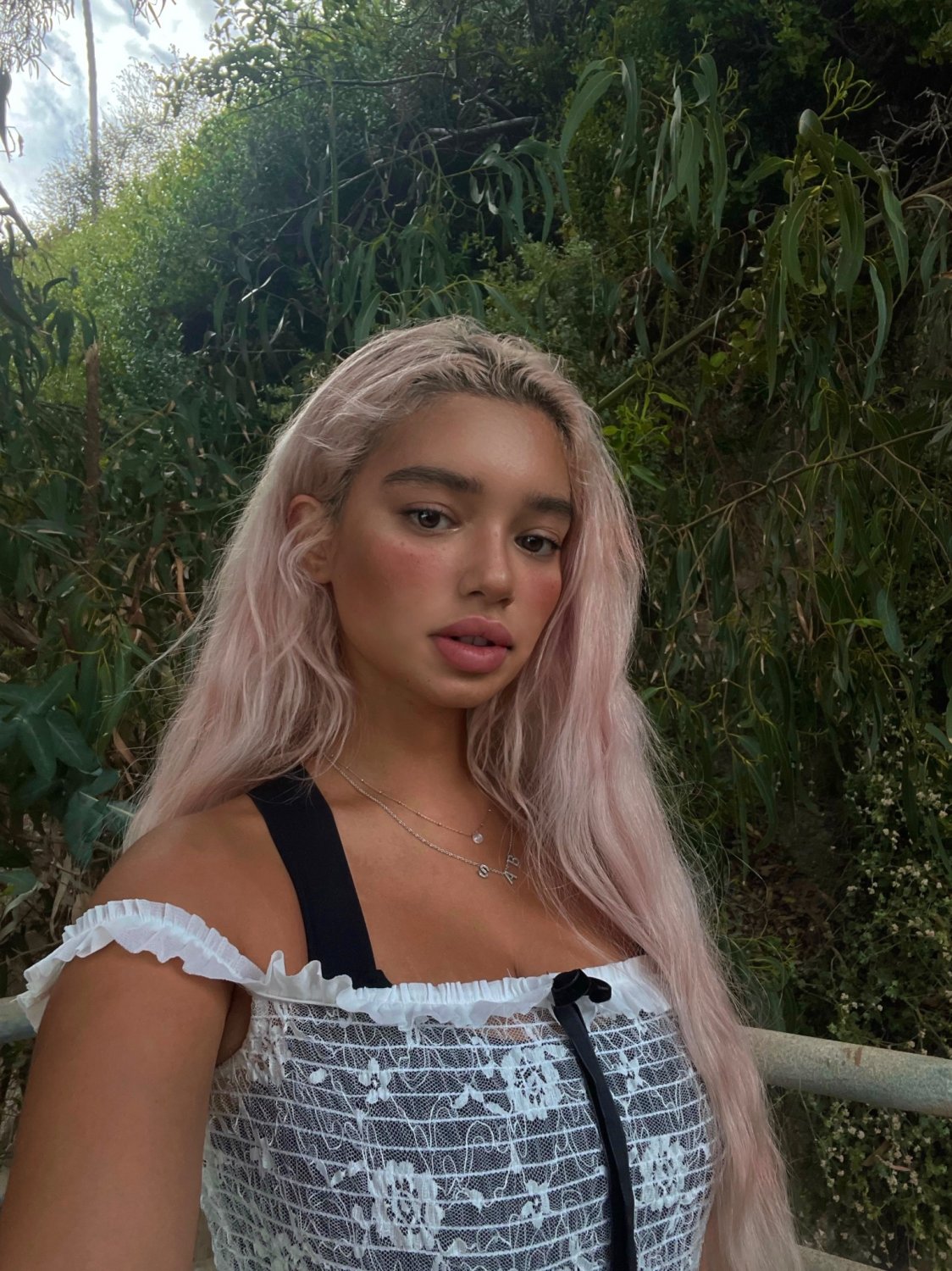 Seductive Babe Ready to Please Every Desire 24