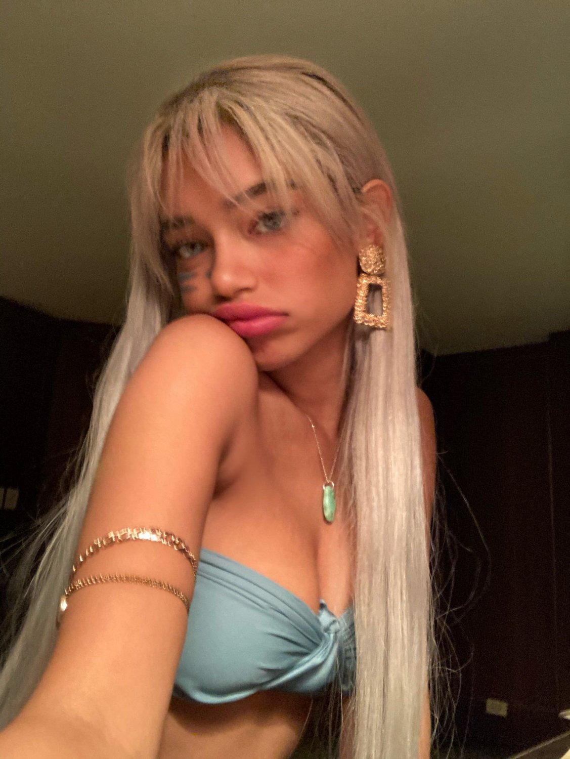 Seductive Babe Ready to Please Every Desire 55