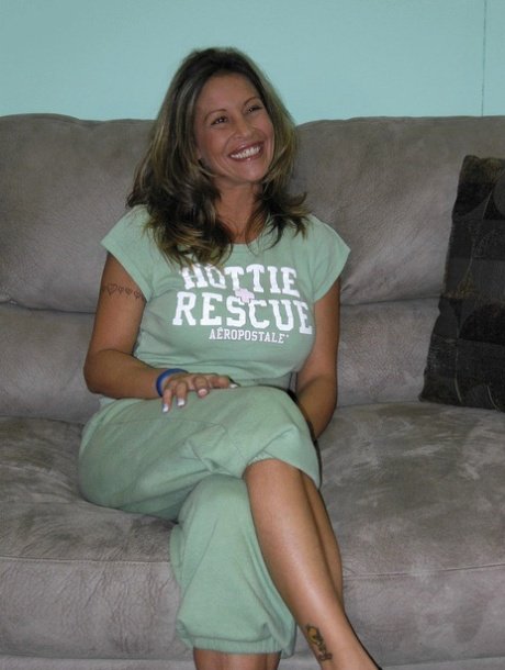 Mature Cougar Strips and Shows Off Her Raw Passion 1