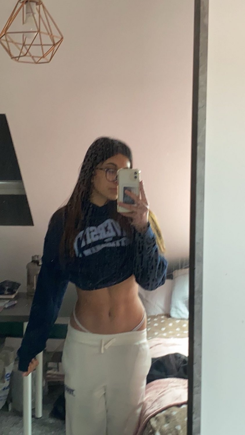 Busty Girl’s Snapchat Leaks Drive Everyone Wild 12