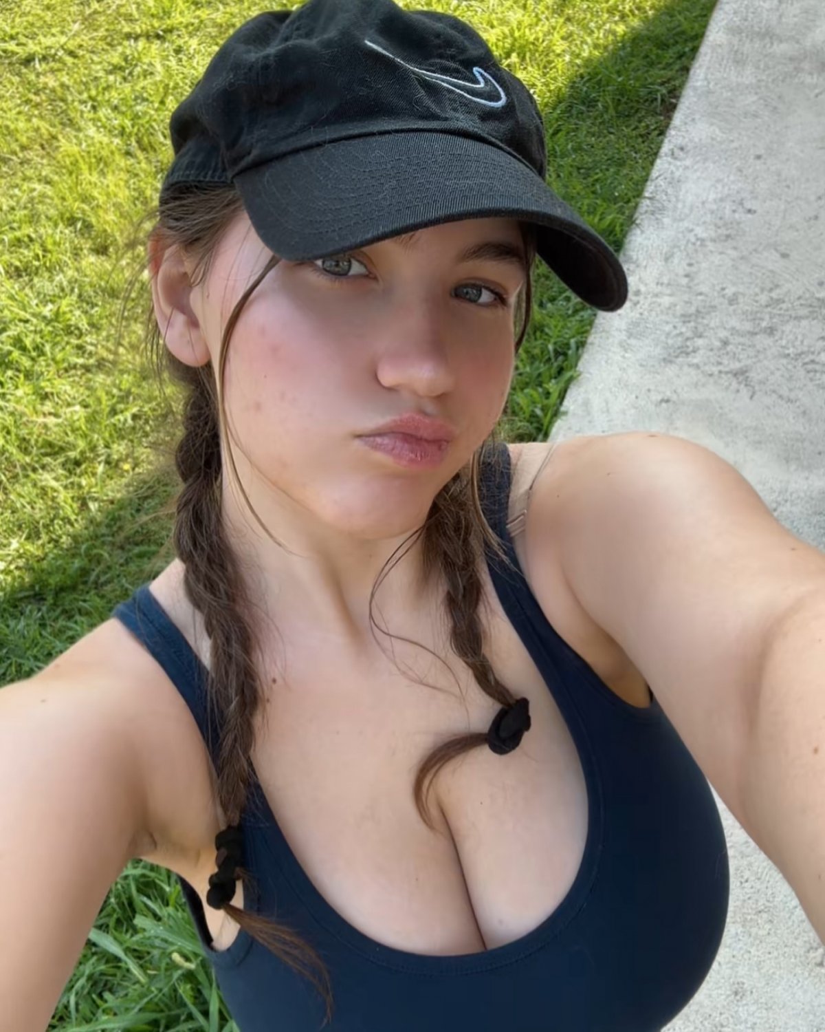 バウンシング・アンド・ジグリング・ゾーズ・パーフェクト・ビッグ・ブーブス 35