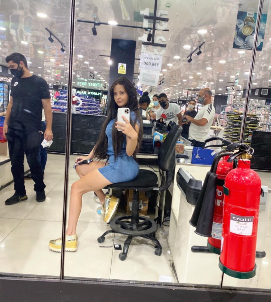 Sexy Caroline Flaunting Her Natural Curves 56