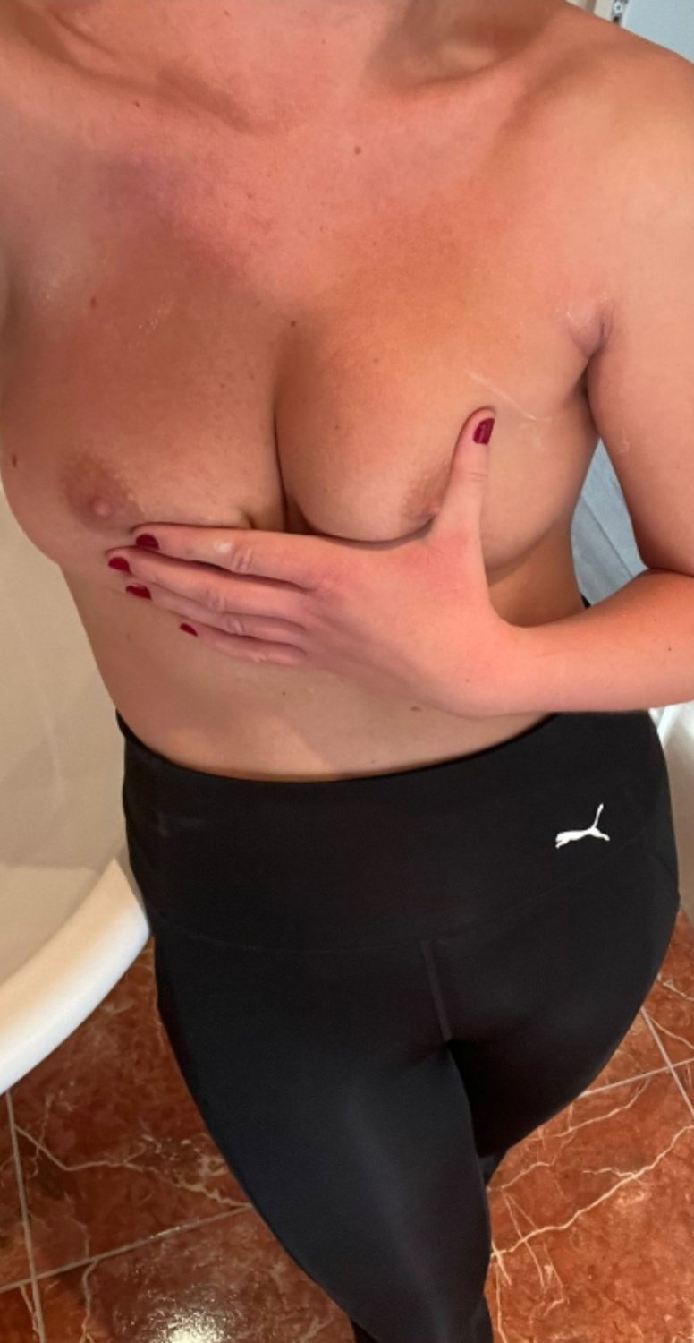 Slutty Actress Still Dripping With Cum on Her Perfect Tits After the Act 1