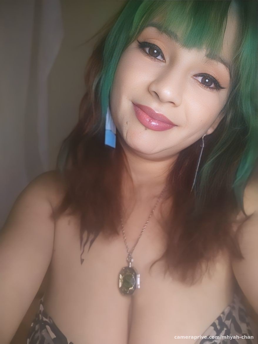Mhyah-Chan Flaunts Her Big Bouncing Ass and Adorable Tail Playfully 2