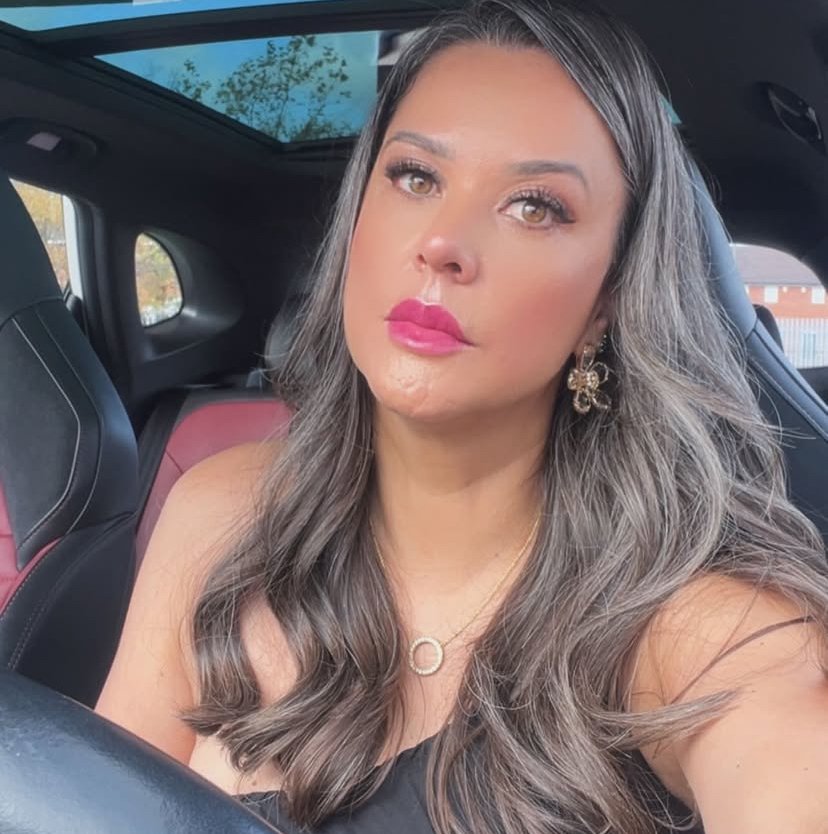 My Mom's Revealing Pics and Ballsy Twerk — DM for a Wild Hookup 10