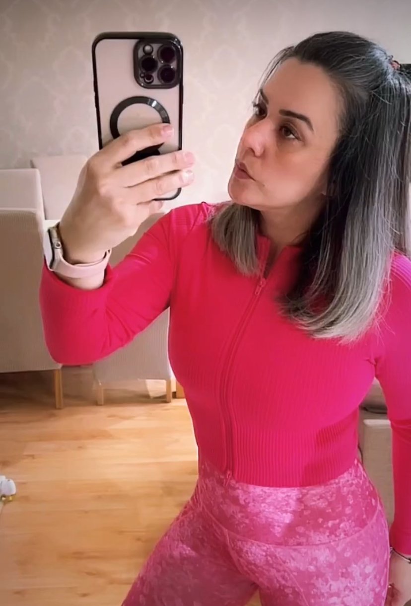 My Mom's Revealing Pics and Ballsy Twerk — DM for a Wild Hookup 11
