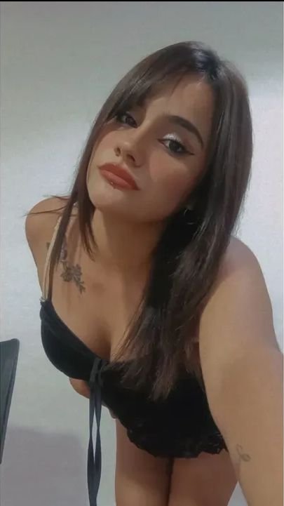 Thick and Juicy Argentine Beauty Teasing Like a Goddess 1