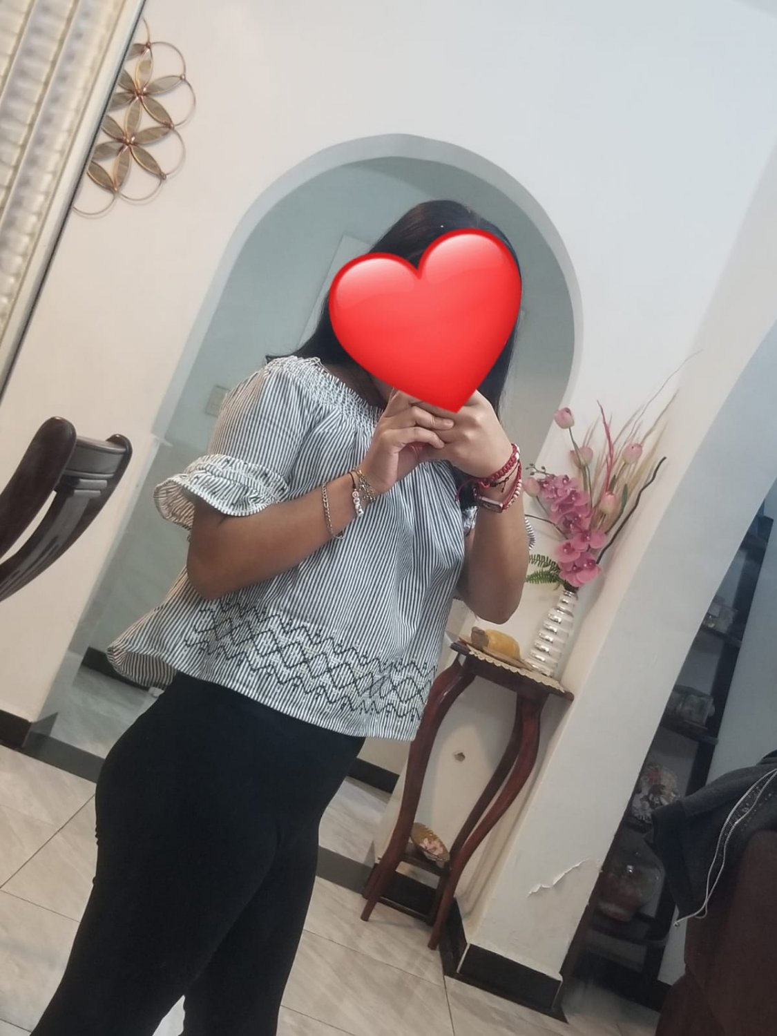 Yedeni’s Juicy Little Ass Teasing the Camera 1