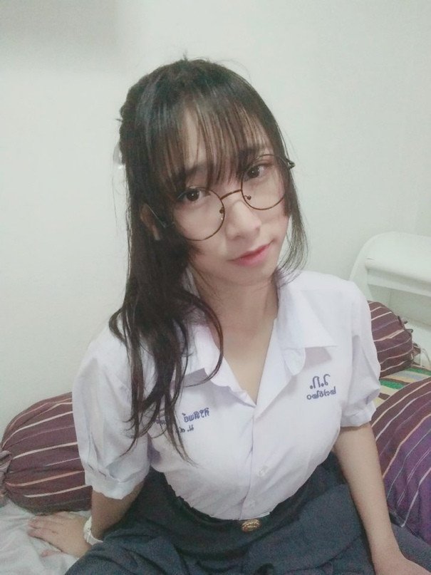 Nerdy Thai University Girl Exposes Her Hairy Pussy and Teases 2