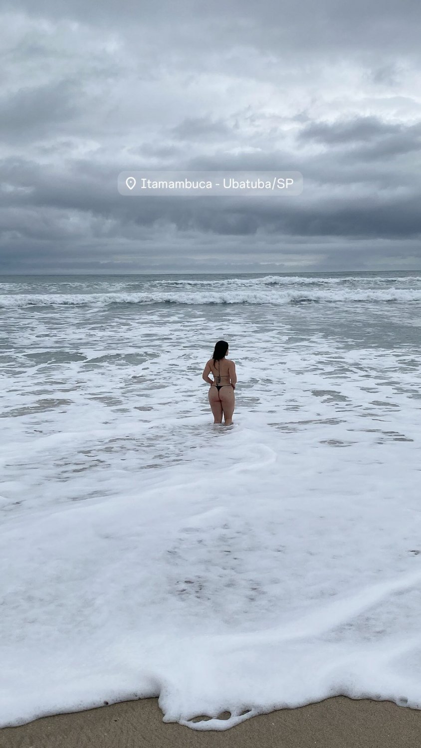 シック・ブルネット・クイーン・ドライビング・エブリワン・クレイジー 13