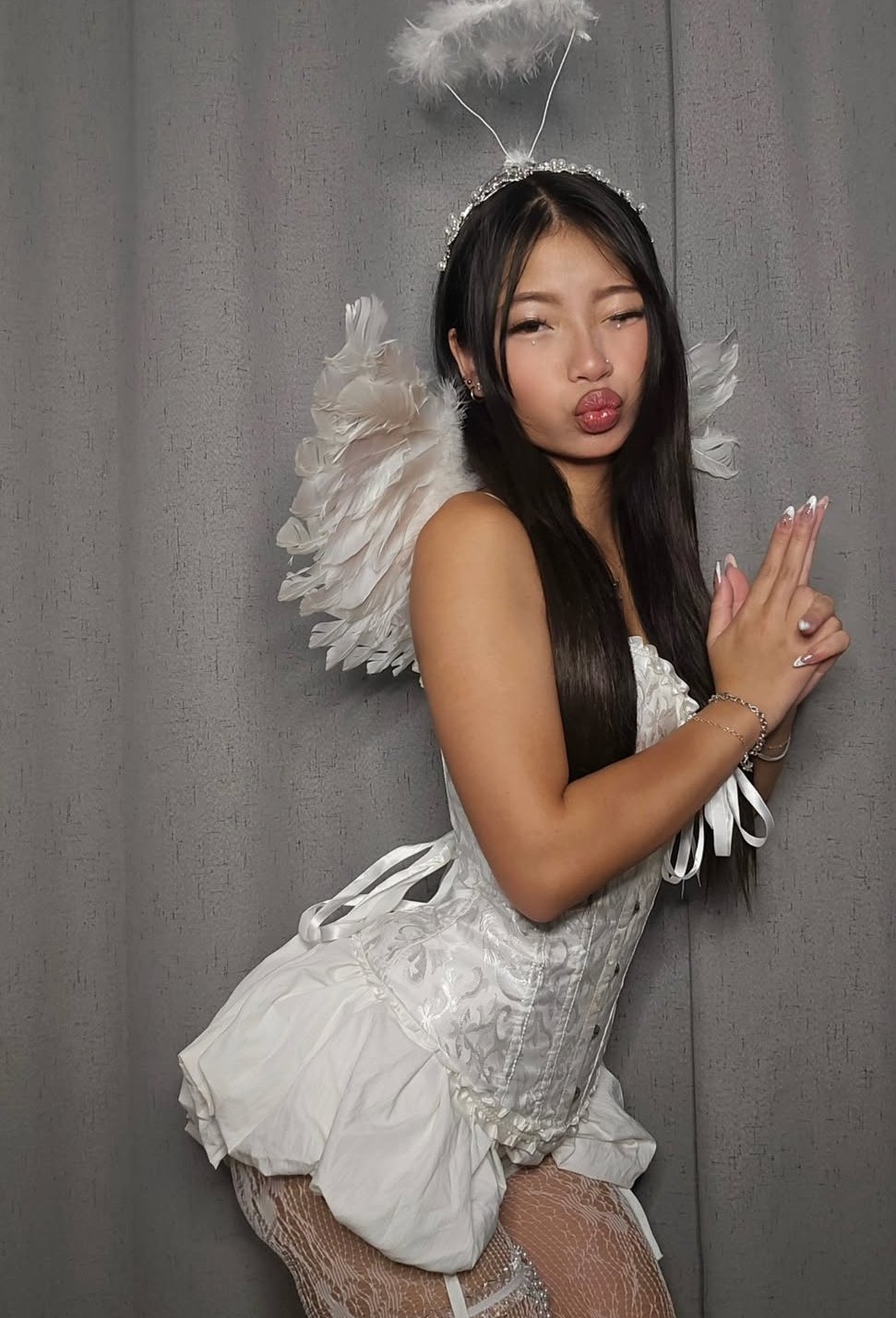 オリエンタル・ビューティー・ターンズ・イントゥ・ア・ワイルド・フルージー 3