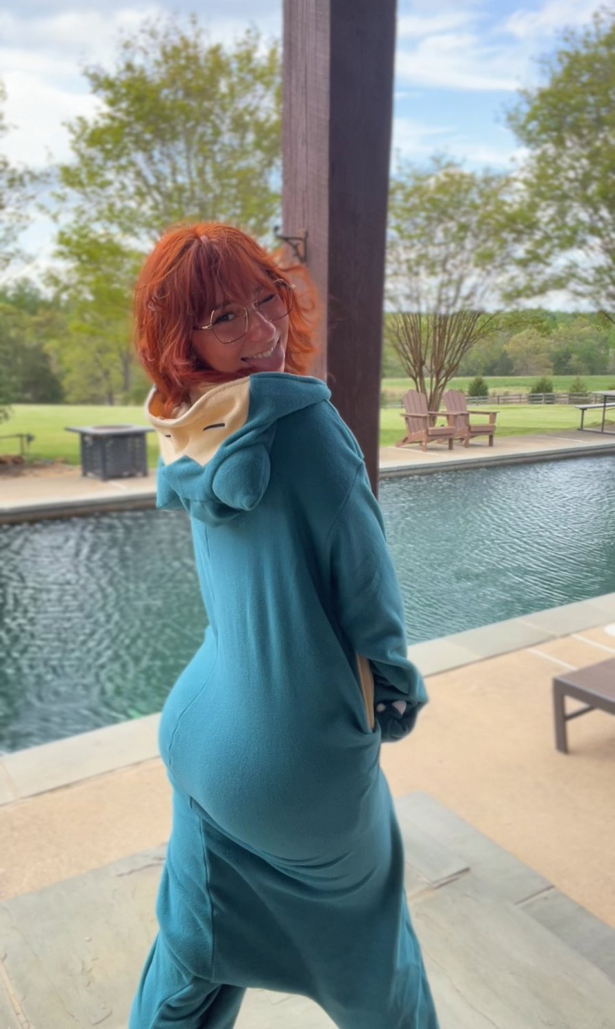 Hot Nerdy Babe Ready to Drop All Her Inhibitions 26