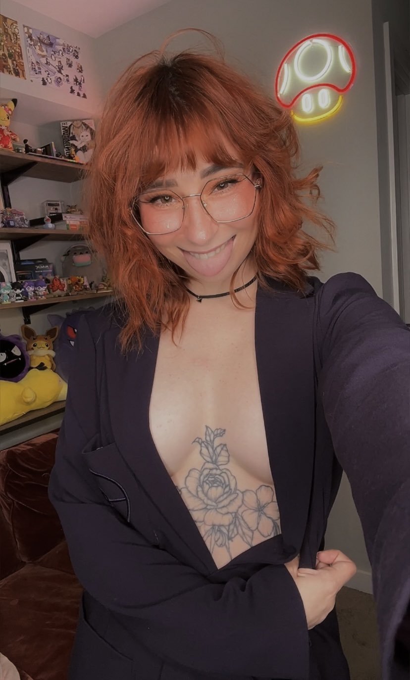 Hot Nerdy Babe Ready to Drop All Her Inhibitions 59