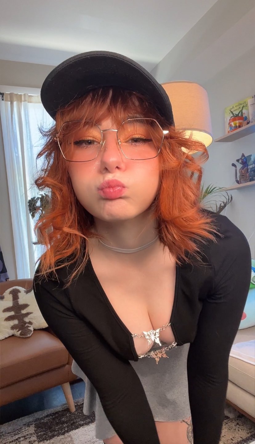 Hot Nerdy Babe Ready to Drop All Her Inhibitions 61