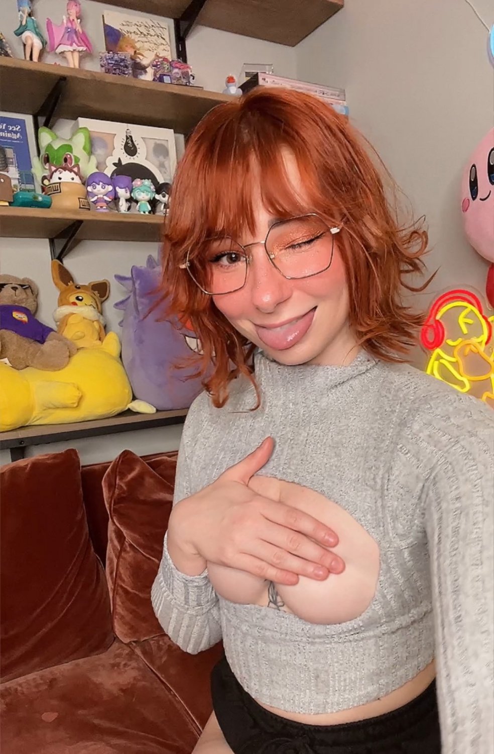 Hot Nerdy Babe Ready to Drop All Her Inhibitions 72