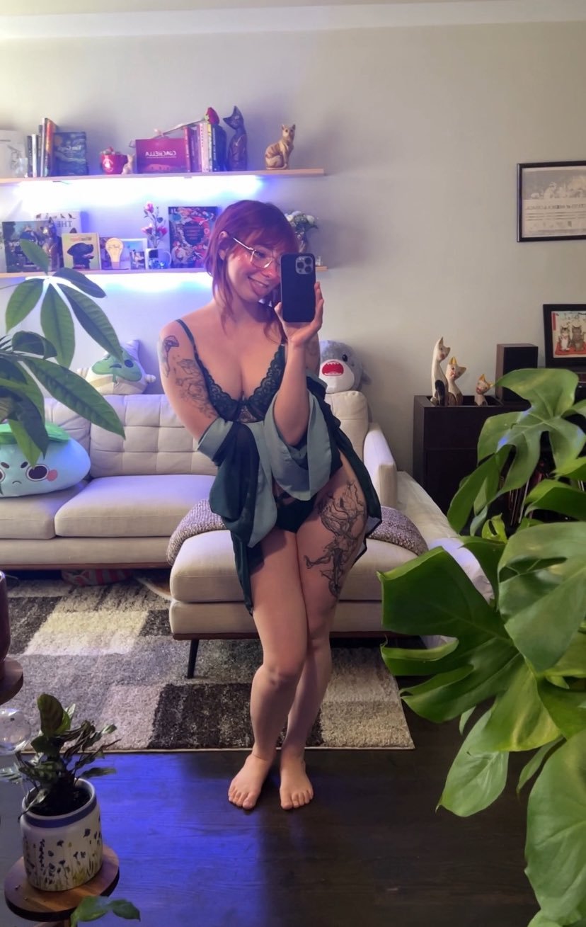 Hot Nerdy Babe Ready to Drop All Her Inhibitions 86