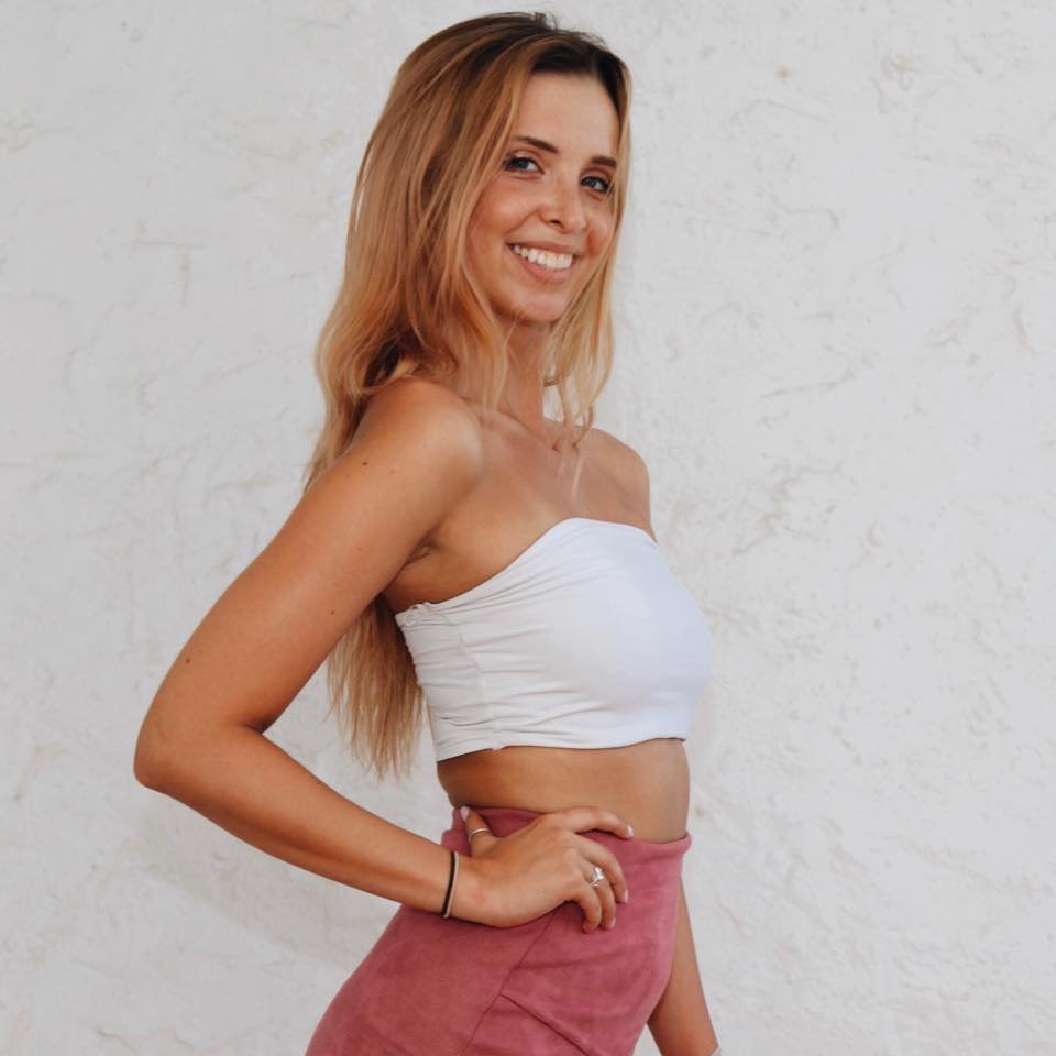Flirty Polish Dance Coach Julia Shows Off That Perfect Booty 15