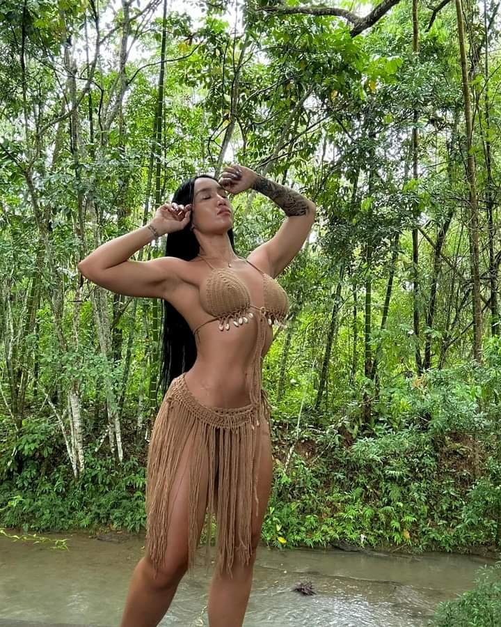 Viviana Gallega Stuns in Bikini and Curves 1