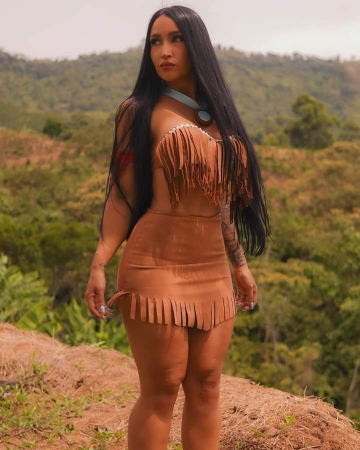 Viviana Gallega Stuns in Bikini and Curves 13