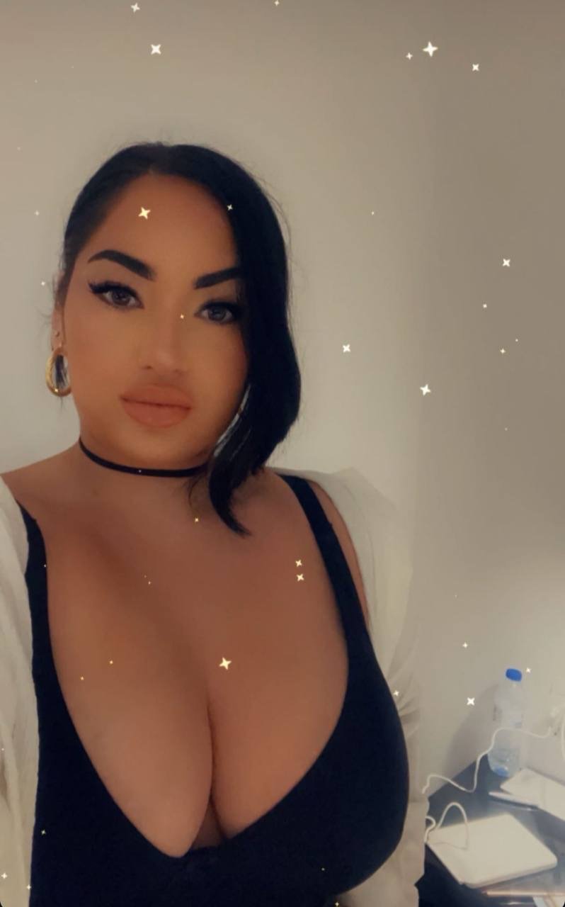 Danni C Flaunts Her Big Boobs and Curvy BBL Body 4