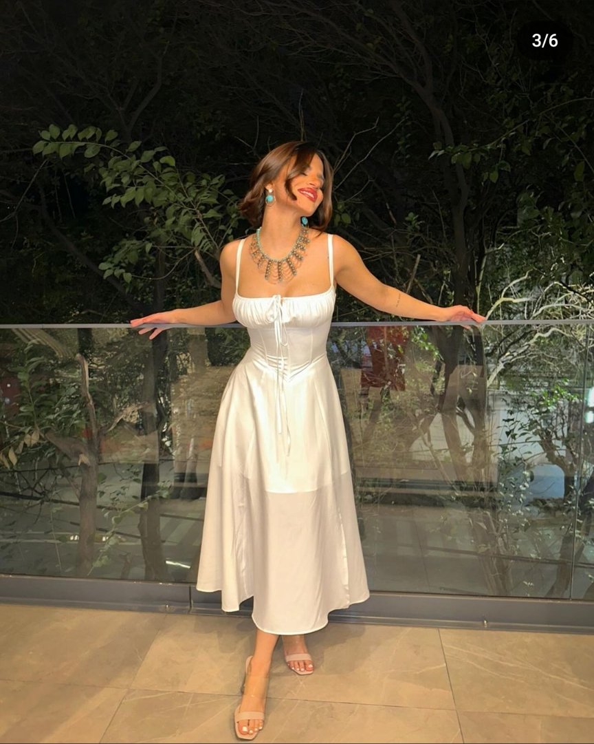 Carolina seios grandes Mexicana 8