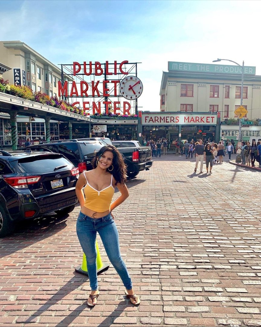 Carolina seios grandes Mexicana 25