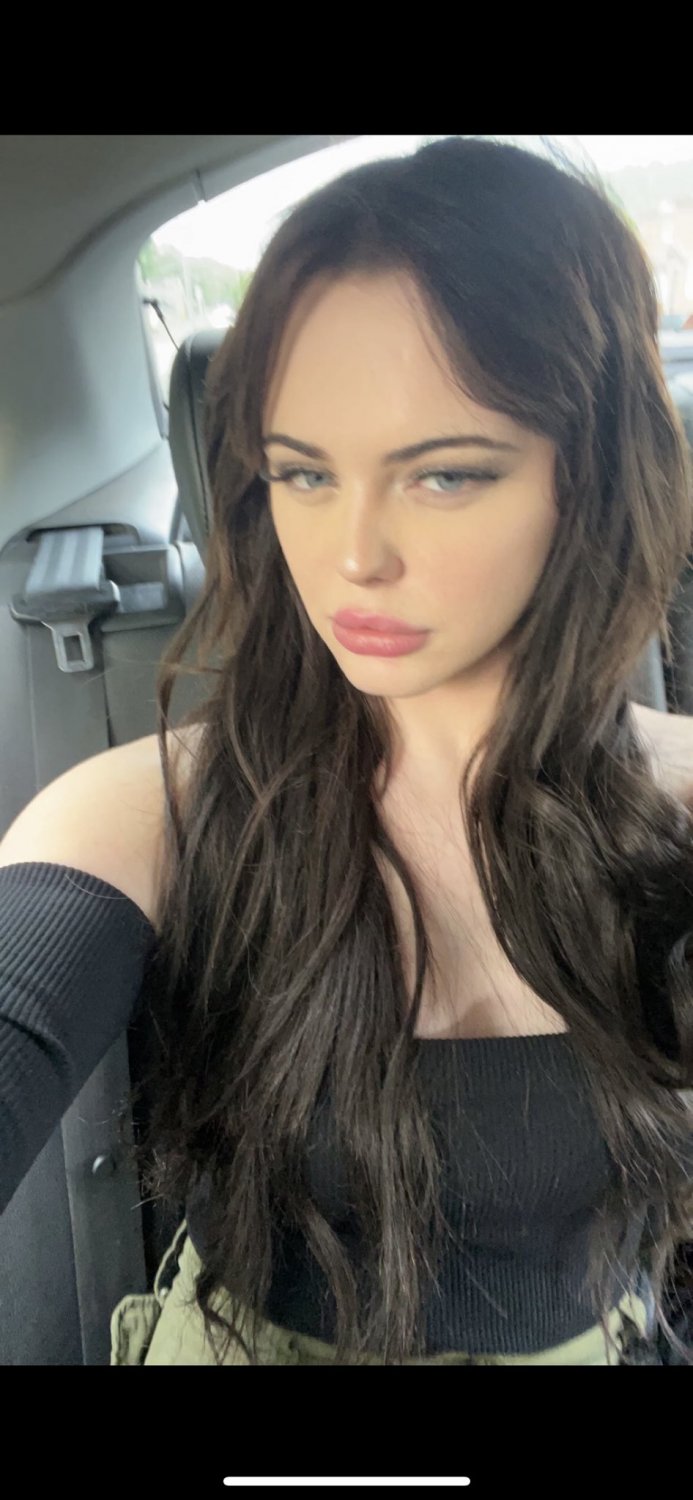 TS 222 in Lingerie With Glam and Temptation 1