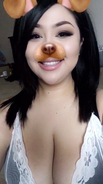 Desi Brunette Shares Cleavage Snaps in a Masked Selfie 1