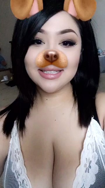 Desi Brunette Shares Cleavage Snaps in a Masked Selfie 3