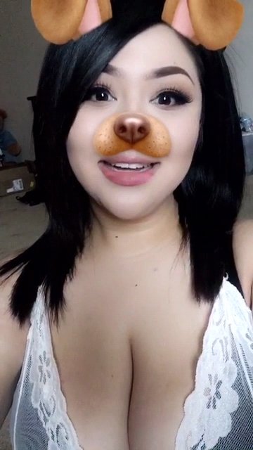 Desi Brunette Shares Cleavage Snaps in a Masked Selfie 5