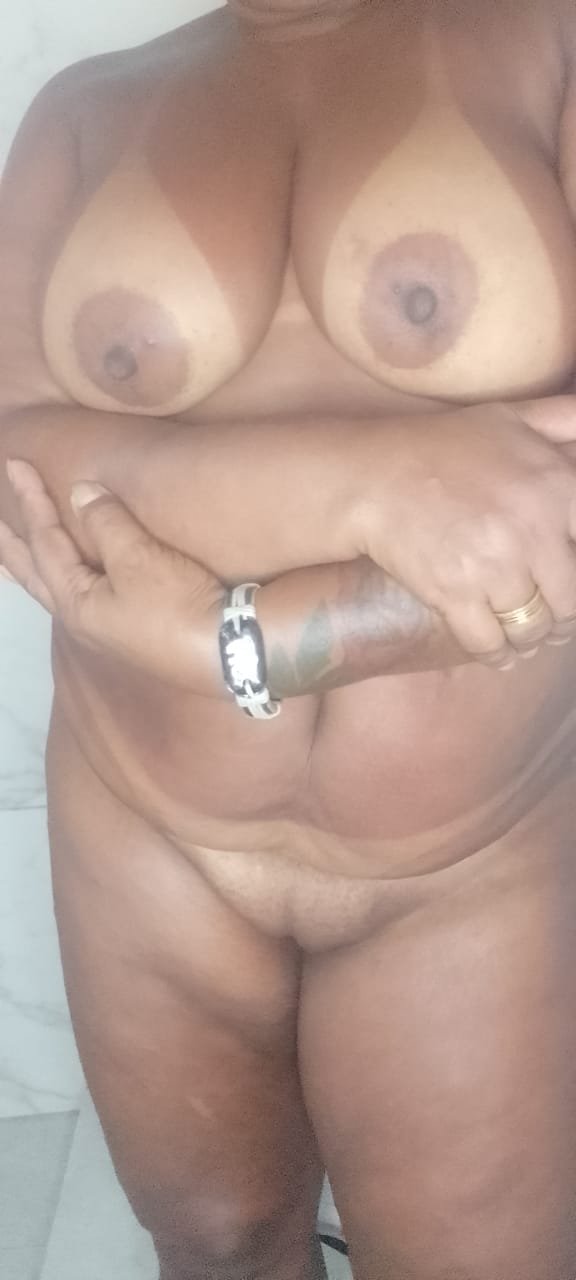 Mady coroa gordinha adora da o cu 17