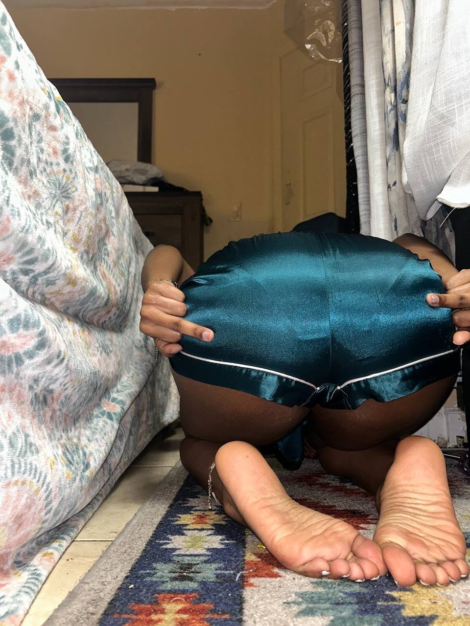 puta negro sabe qué hacer 🥵texto me en Snapchat a ser como ella😏-johnpitt2024 mi snap 4