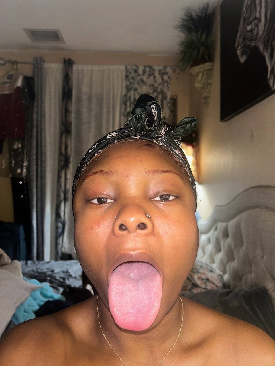 puta negro sabe qué hacer 🥵texto me en Snapchat a ser como ella😏-johnpitt2024 mi snap 8