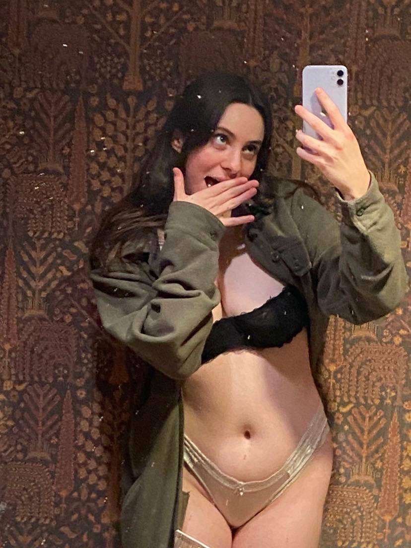 la femminuccia fuori casa ama mettersi in mostra 38