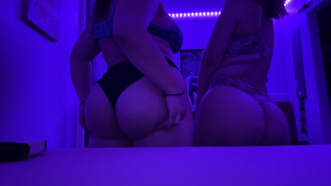 Thick Alt College Hookers Show Ahegao Pussy in Kinky DM Tease 1