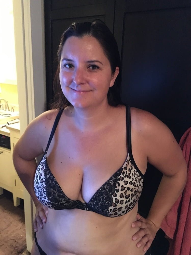 Connie from San Diego Spreads Twat in Sultry Tease Show 9