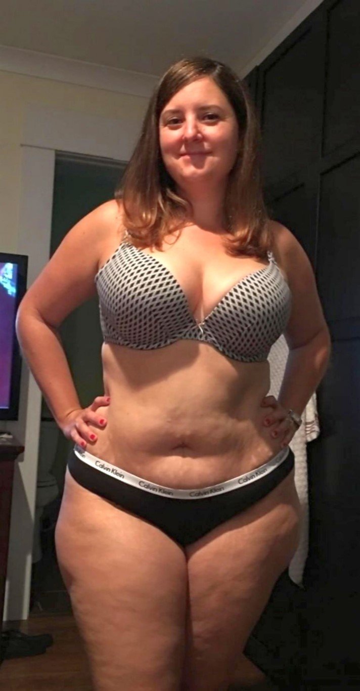 Connie from San Diego Spreads Twat in Sultry Tease Show 10