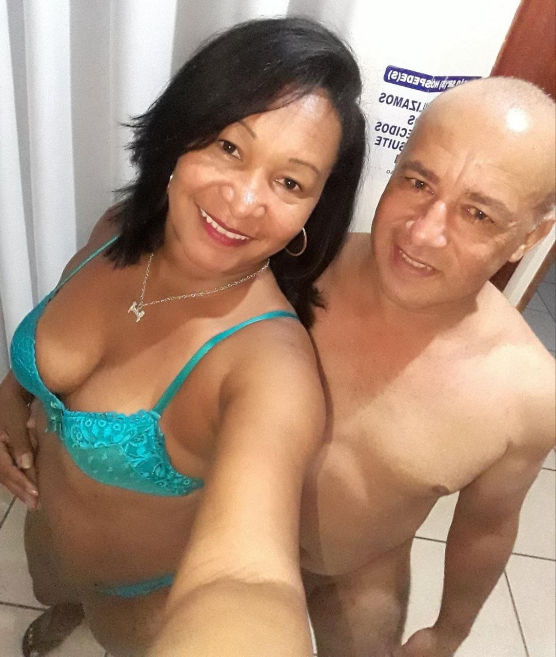 Coroa Milf’s Gostoso Rabão Twerks in Sultry Granny Show 4