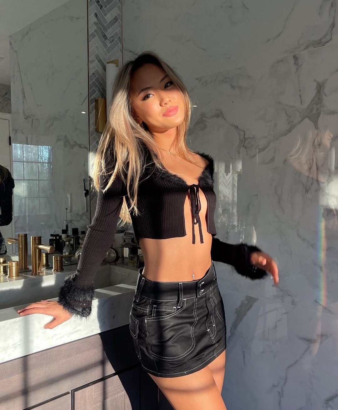 Chinese Hussy’s Leaked Solo Masturbation Shows Amateur Heat 11