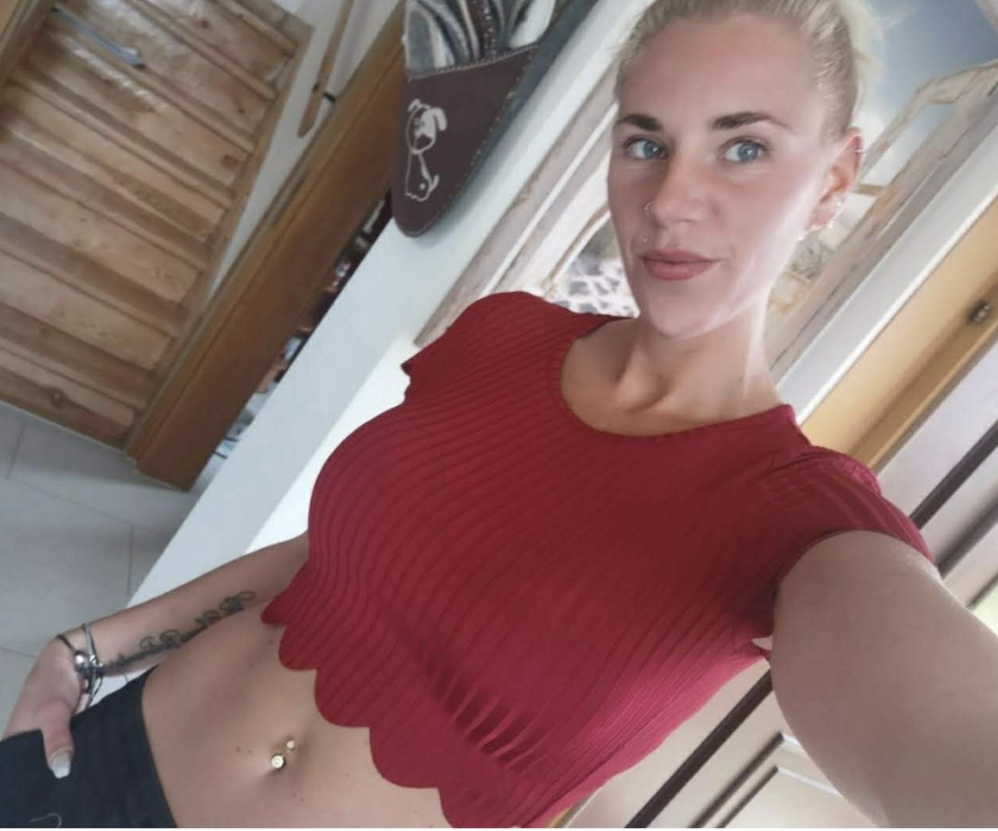 Uma prostituta atraente queria que eu a partilhasse 6