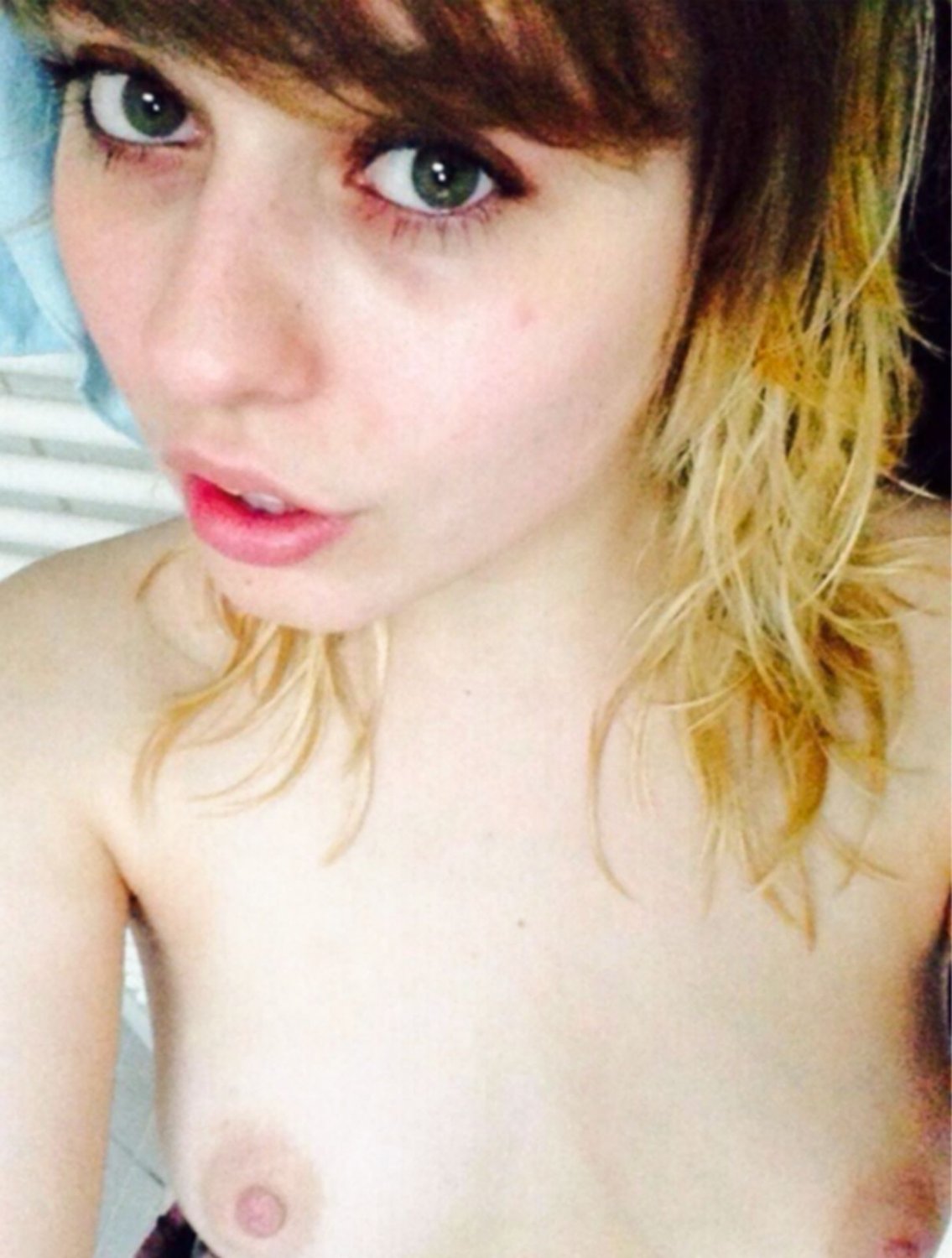 Cuck clama por atrapar a su perfecta chica Cynthi. 7