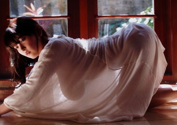 Japanese Beauty Model Seduces with Sultry Asian Curves 7