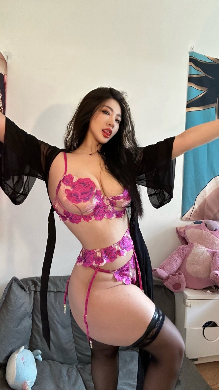 Super Korean Babe’s Perfect Big Ass and Tits Seduce 20