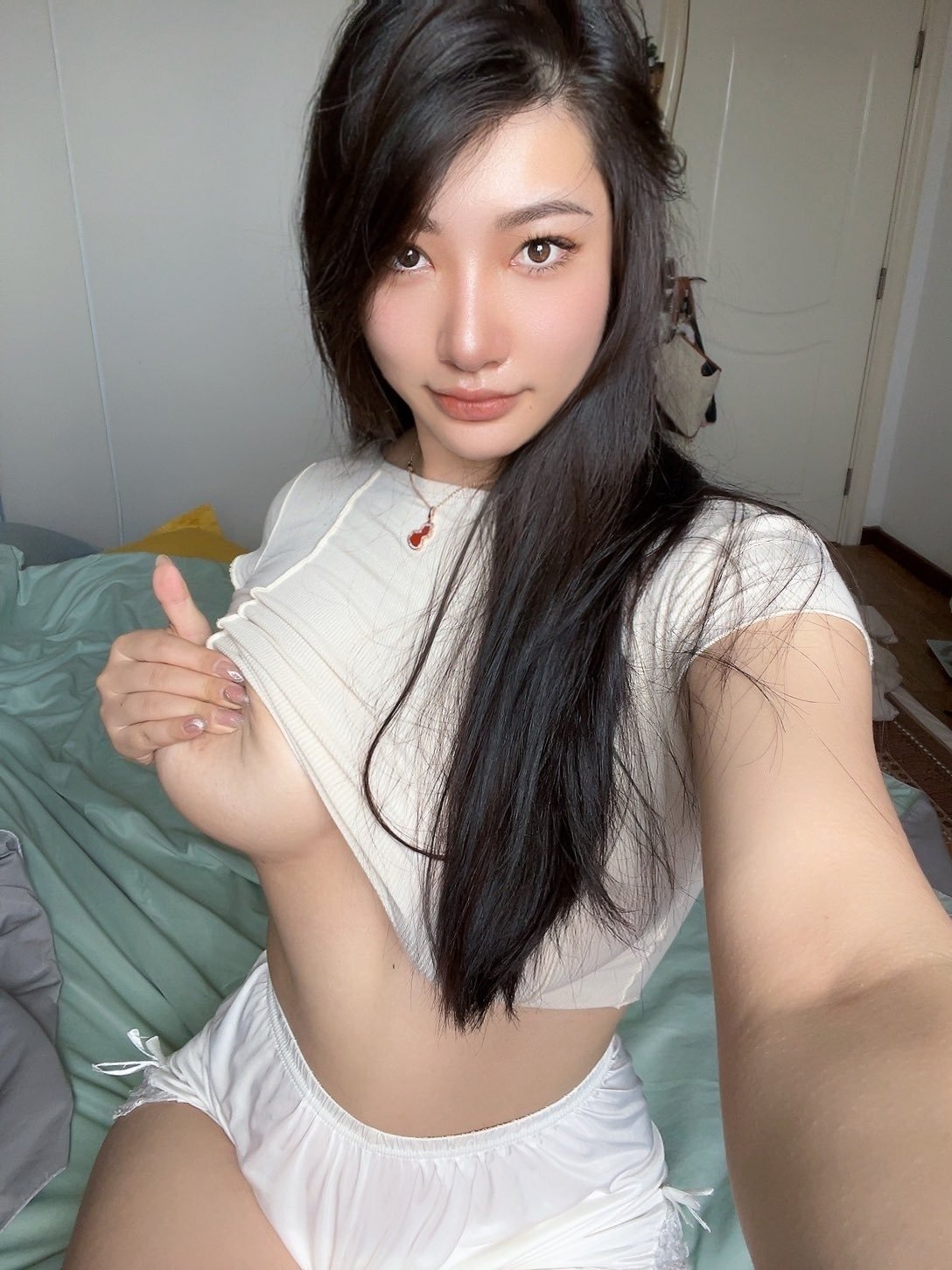 Super Korean Babe’s Perfect Big Ass and Tits Seduce 58