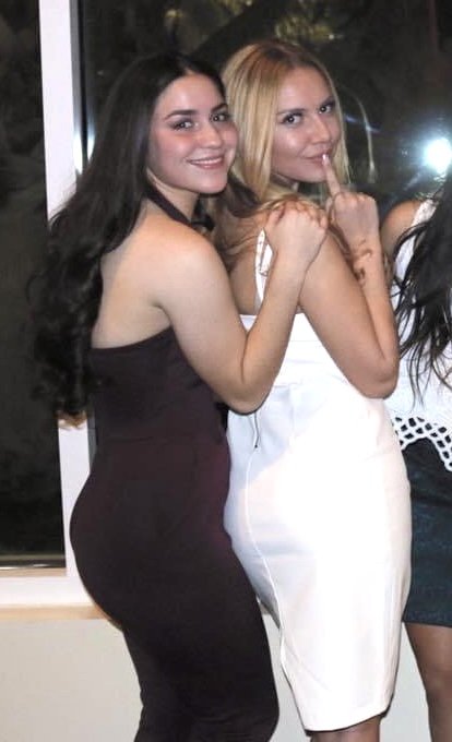 Kim e Ashley sono gemelle con un sedere altrettanto dolce 👯‍♀️🍑 8
