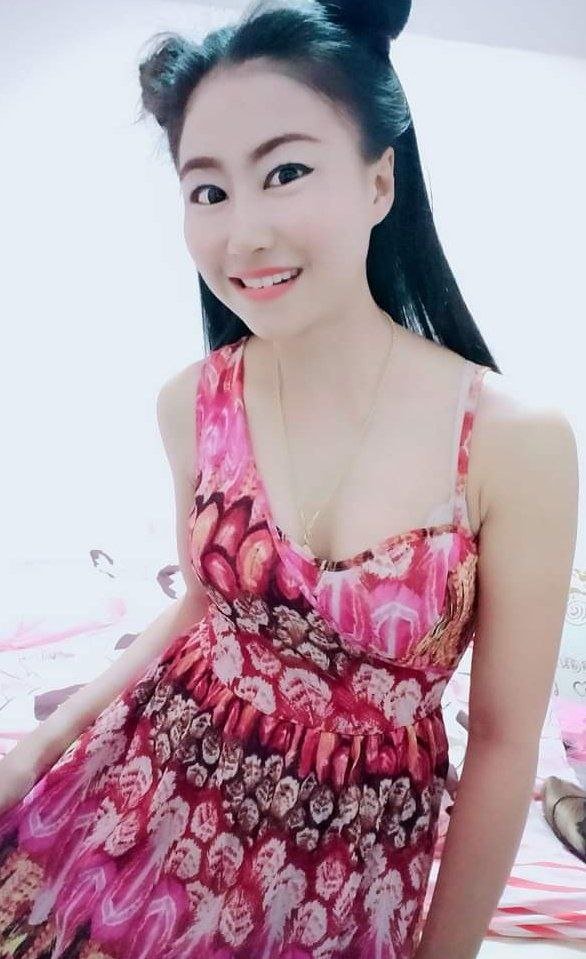 Asian Babe Teases with Food in Sultry Instagram Selfie Snap 7